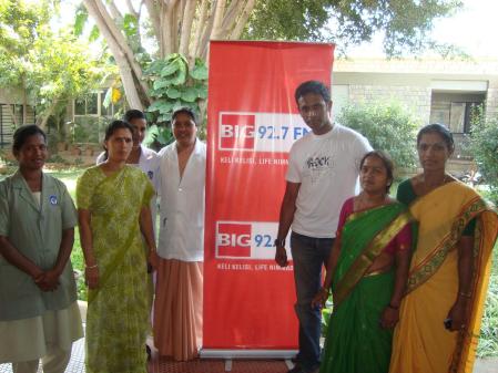 RJ Rohith with staff of Karunashraya